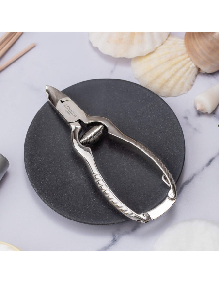 Nail Nipper with anchorage