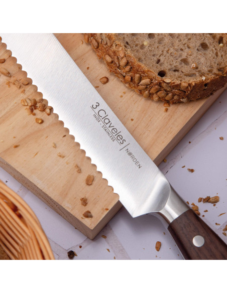 3Claveles_Cuchillo_Pan_Norden