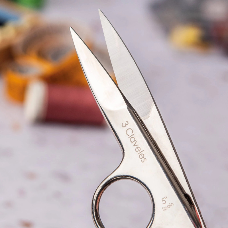 Thread Cutter | 3 Claveles