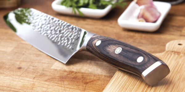 ¿Qué es un cuchillo Santoku? Usos y para qué sirve